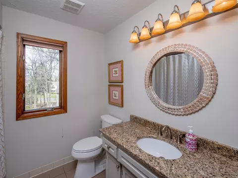 684 Stonewood Rd, Eagan, MN 55123 photo 29