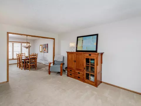 684 Stonewood Rd, Eagan, MN 55123 photo 15