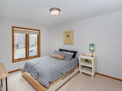 684 Stonewood Rd, Eagan, MN 55123 photo 30