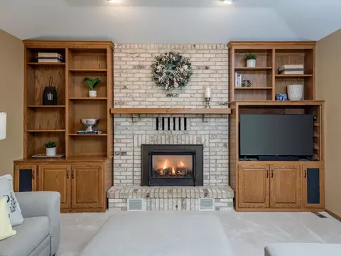 684 Stonewood Rd, Eagan, MN 55123 photo 8