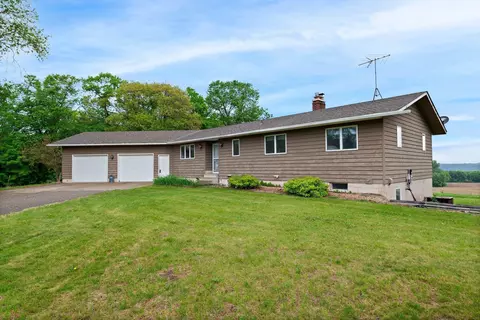 10555 140th St E, Hastings, MN 55033