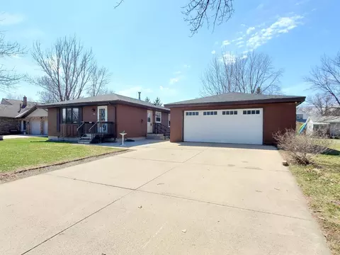 217 Juniper St S, Lester Prairie, MN 55354