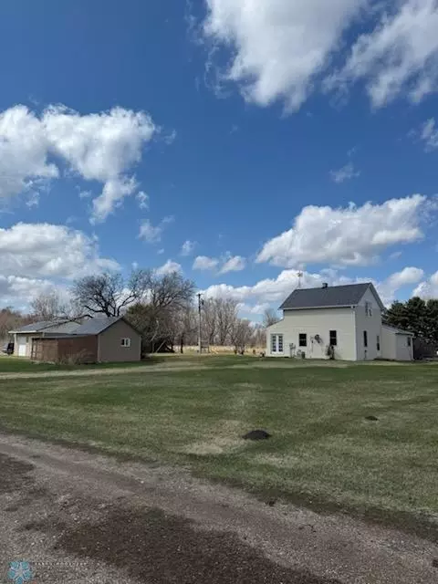 2926 143rd Ave SE, Ayr, ND 58007