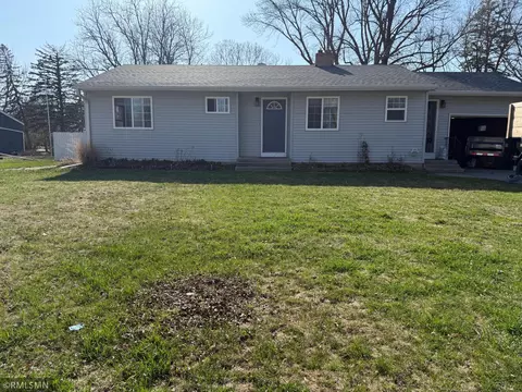 540 S 9th St, Bird Island, MN 55310