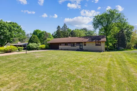 1210 Pineview Ln N, Plymouth, MN 55441