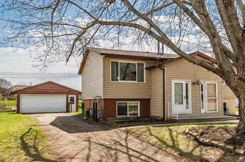 1814 42nd St NW, Rochester, MN 55901