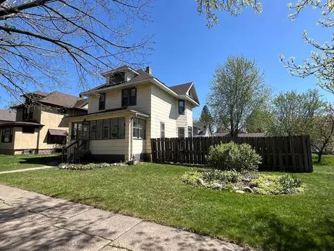 414 5th St S, Virginia, MN 55792