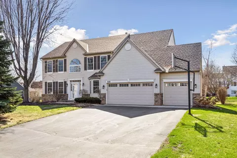3578 Commonwealth Rd, Woodbury, MN 55125