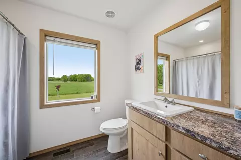 Bath - 18394 145th Ave, Milaca, MN 56353 photo 4 of 4