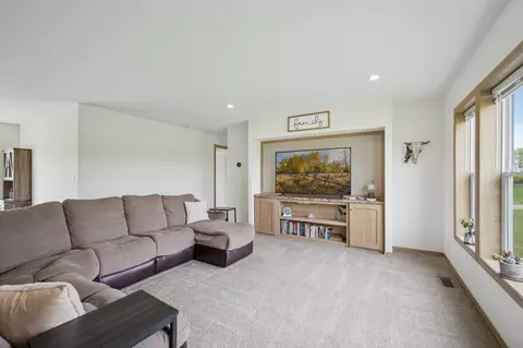 Living - 18394 145th Ave, Milaca, MN 56353 photo 2 of 6