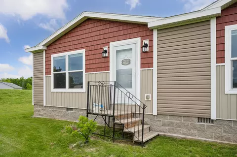 Exterior - 18394 145th Ave, Milaca, MN 56353 photo 4 of 13