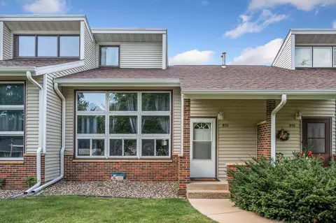 816 9th St, Farmington, MN 55024