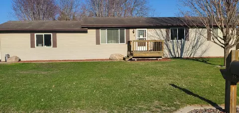 898 Maple Dr, Osceola, WI 54020