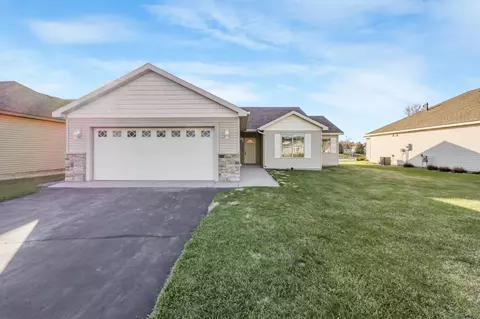 1243 Willow Pond Dr, Waite Park, MN 56387