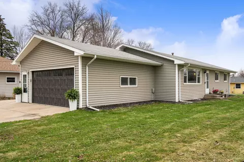 1217 Austin Rd, Owatonna, MN 55060