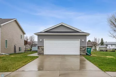 Exterior - 107 5th St E, Horace, ND 58047 photo 2 of 4