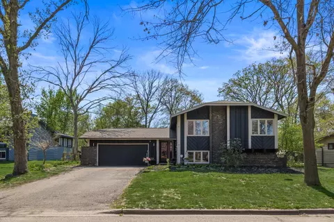 1302 Birch Dr, Hudson, WI 54016