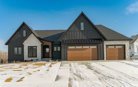 3327 Bella Terra Rd NE, Rochester, MN 55906