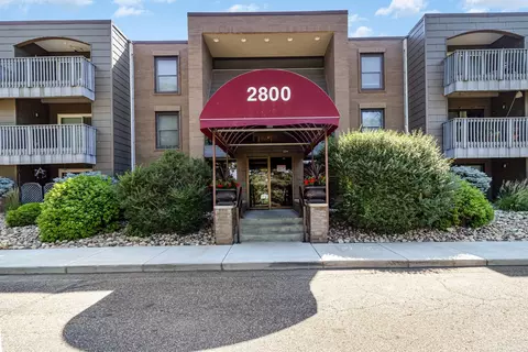2800 Hamline Ave N #322, Roseville, MN 55113
