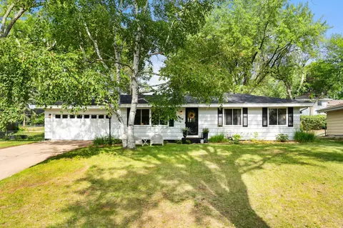 3384 Emerald Dr, White Bear Lake, MN 55110