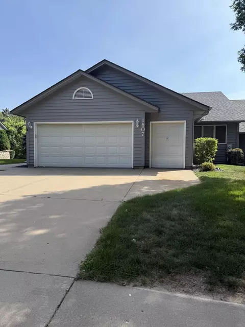 1607 Alvina St, Red Wing, MN 55066