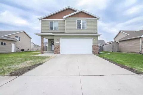 4244 18th St S, Moorhead, MN 56560