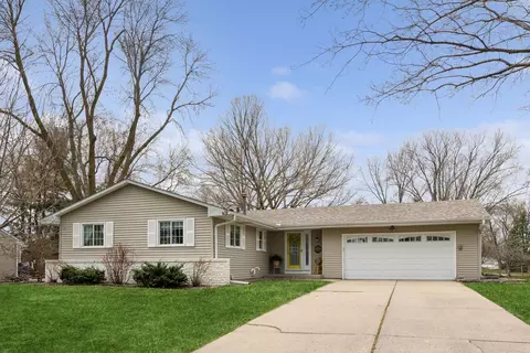 11440 Galtier Dr, Burnsville, MN 55337