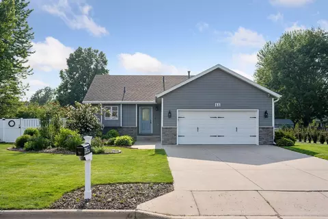 11 6th Ave S, Sartell, MN 56377