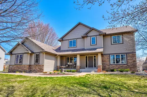2847 White Eagle Dr, Woodbury, MN 55129