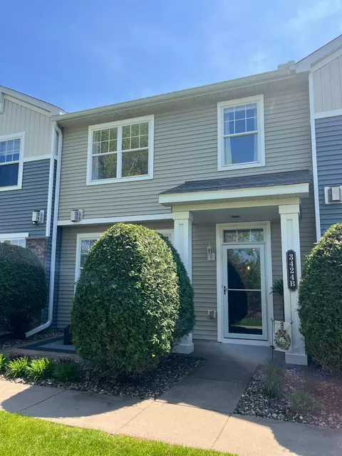 3424 Cherry Ln #B, Woodbury, MN 55129