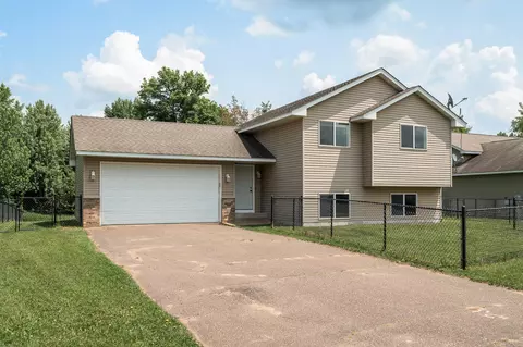 1002 Palomino St, Braham, MN 55006