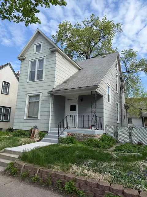 216 27th St E, Minneapolis, MN 55408