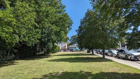 917 18th Ave NE, Minneapolis, MN 55418