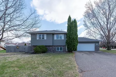 2026 Valley View Dr, North Mankato, MN 56003