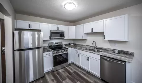 3440 Golfview Dr #119, Eagan, MN 55123