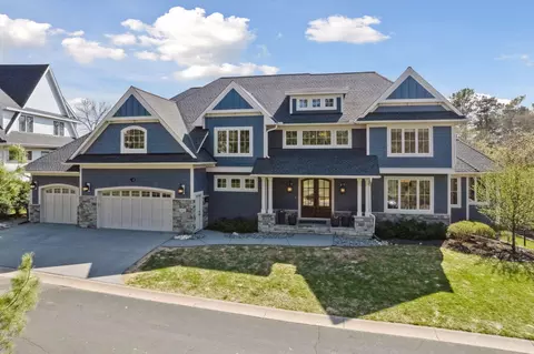 6671 Amberwood Ln, Chanhassen, MN 55317