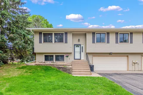1173 W Royal Oaks Dr, Shoreview, MN 55126