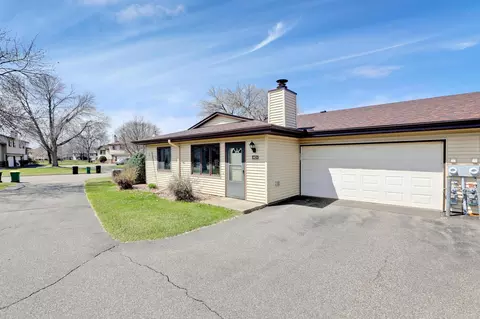 8624 S Maplebrook Cir, Brooklyn Park, MN 55445