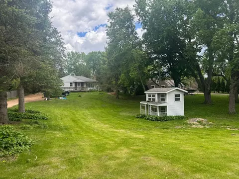 12924 Inverness Rd, Hopkins, MN 55305