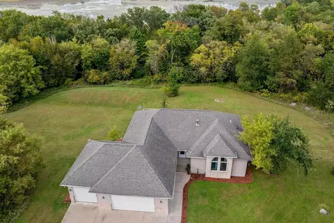 8536 275th St, Chisago City, MN 55013