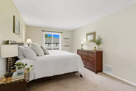 4677 Ridge Cliff Dr, Eagan, MN 55122 photo 10