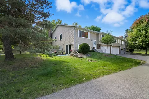 4677 Ridge Cliff Dr, Eagan, MN 55122 photo 4