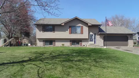 7780 214th St N, Forest Lake, MN 55025