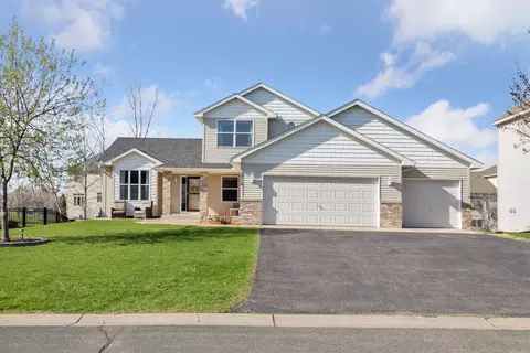 5714 126th St N, Hugo, MN 55038