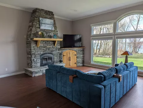 Living - 68886 215th St, Darwin, MN 55324 photo 4 of 7