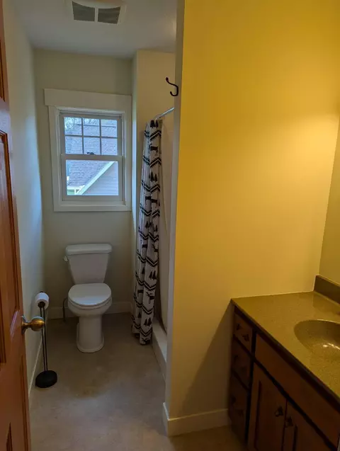 Bath - 68886 215th St, Darwin, MN 55324 photo 4 of 4