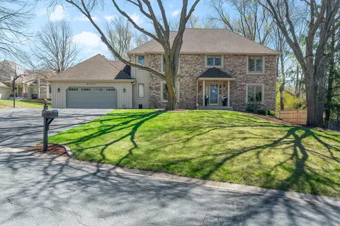 4862 N Safari Ct N, Eagan, MN 55122