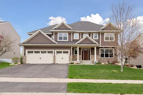 2919 Hilltop Dr, Chaska, MN 55318