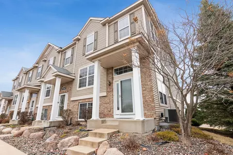 5113 Fairpoint Dr N, Hugo, MN 55038
