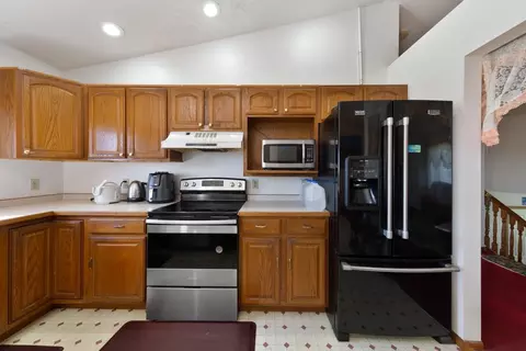 Kitchen - 1832 Patricks Bay, Faribault, MN 55021 photo 5 of 5